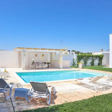 Td Patrizia Pool & Alfresco Kitchen Monopoli