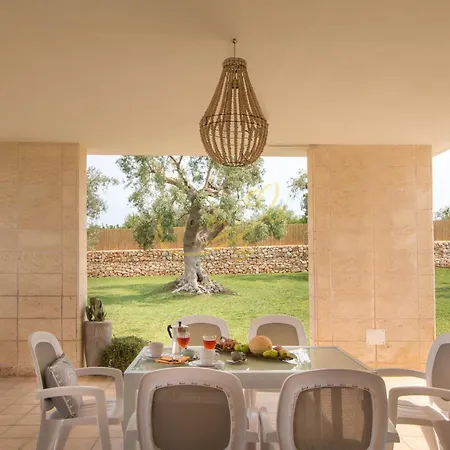 Td Patrizia Pool & Alfresco Kitchen Monopoli