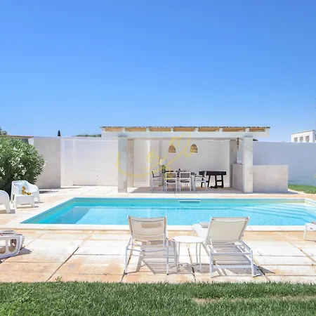 Td Patrizia Pool & Alfresco Kitchen